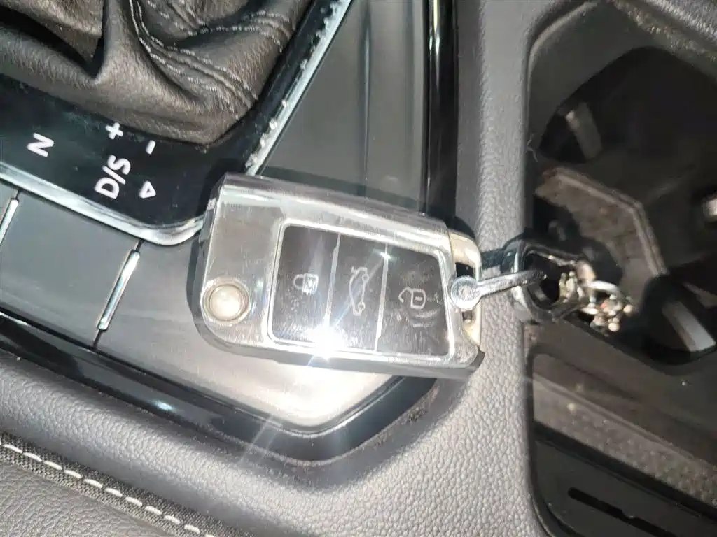 Tiguan L 2022 330TSI automatic two-wheel drive R-Line version купить на сайте DeffCars