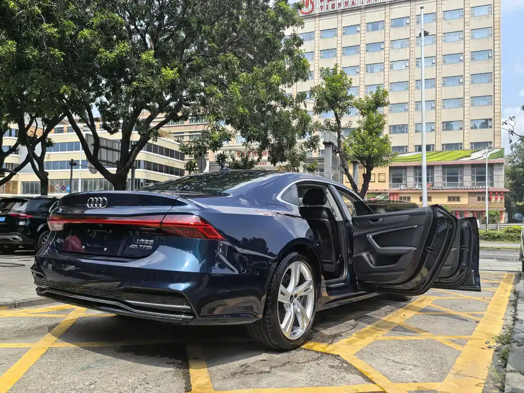 Audi A7L 2022 45 TFSI S-line Dream Future Edition купить на сайте DeffCars