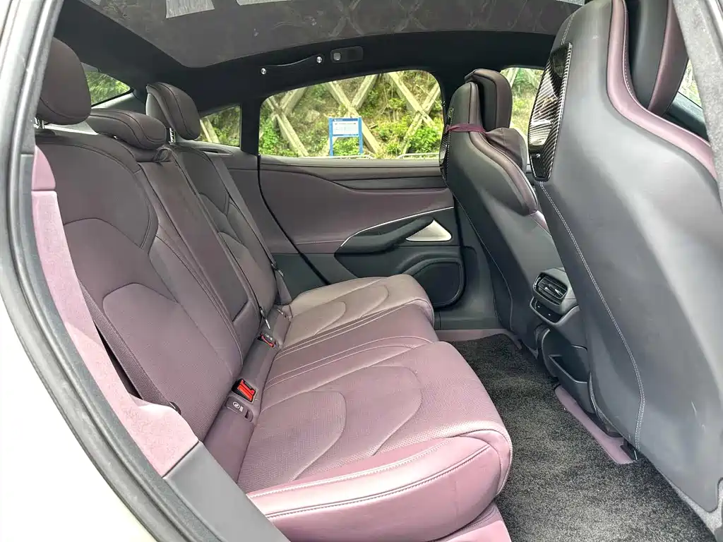 Xiaomi SU7 2024 four-wheel drive, ultra-long battery life, high-end smart driving Max version купить на сайте DeffCars