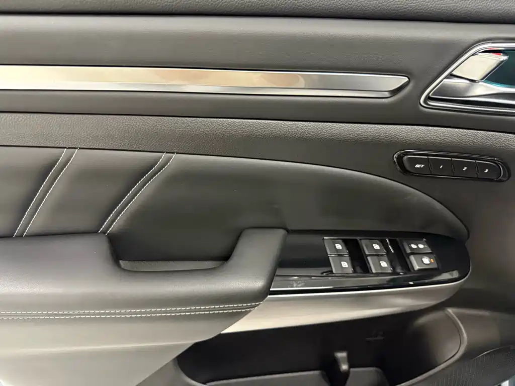 Trumpchi GS8 2020 390T two-wheel drive premium version (seven seats) купить на сайте DeffCars