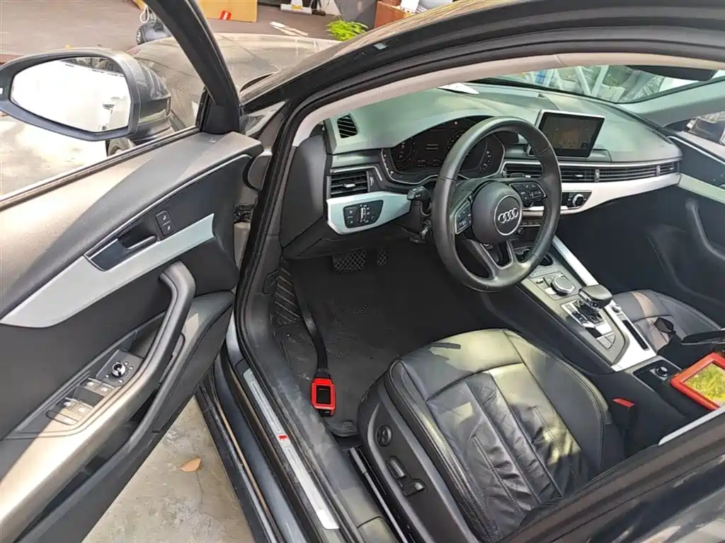 Audi A4L 2019 40 TFSI Fashion Type National VI купить на сайте DeffCars