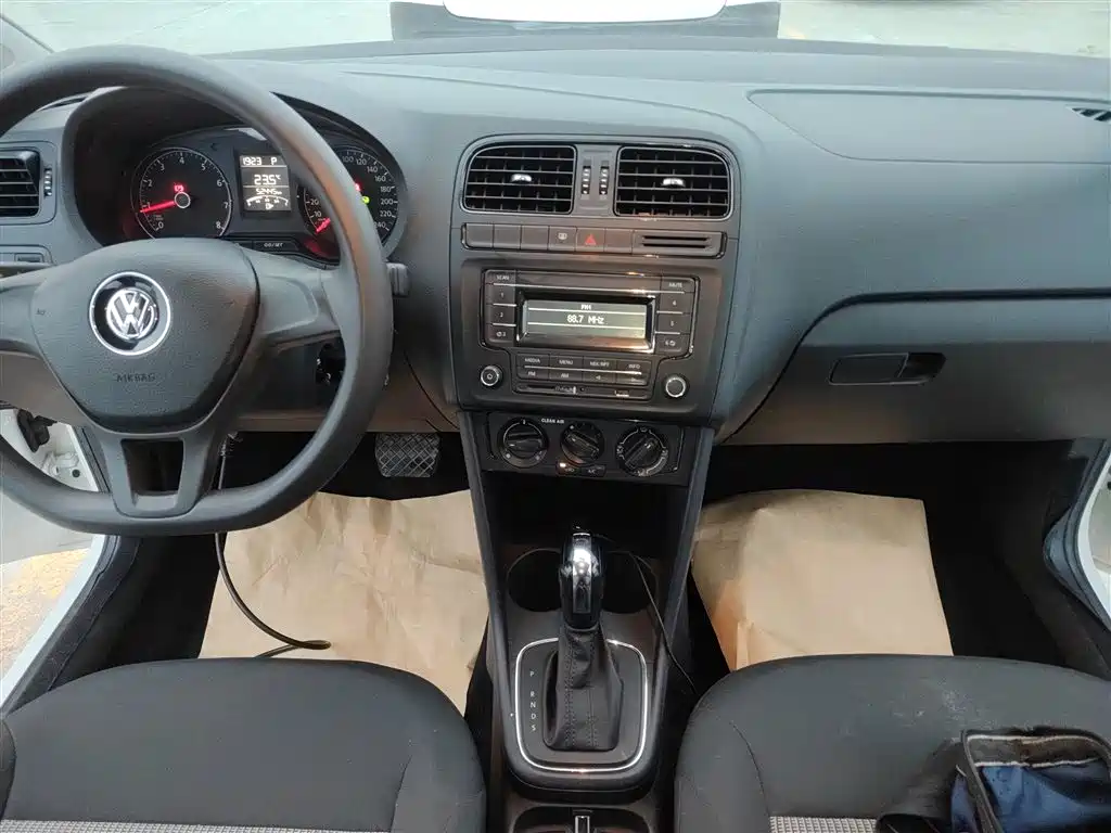 Polo 2016 1.4L automatic fashion model купить на сайте DeffCars
