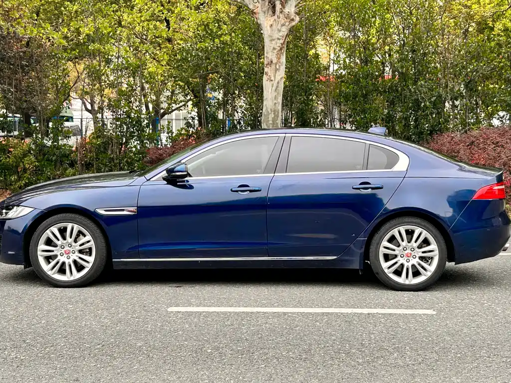 Jaguar XEL 2018 2.0T 250PS Exclusive Edition купить на сайте DeffCars