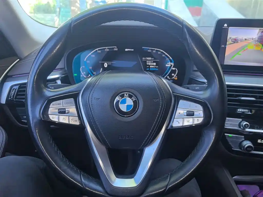 BMW 5 Series New Energy 2022 535Le Luxury Package купить на сайте DeffCars