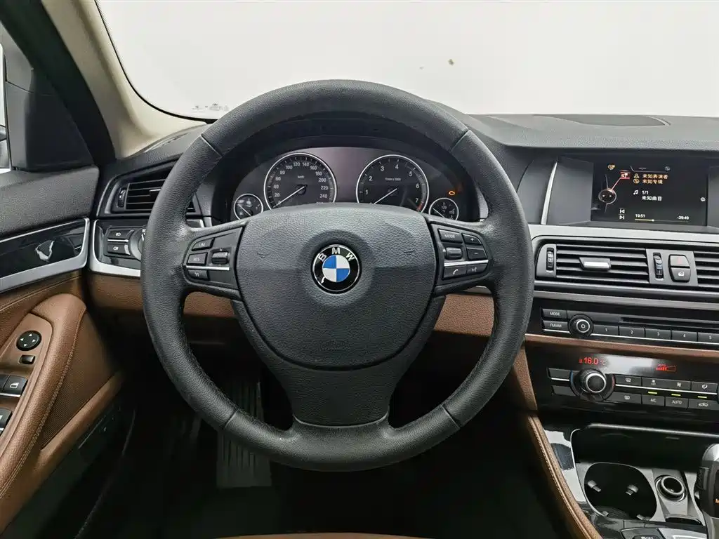 BMW 5 Series Imported 2015 520i Elegant купить на сайте DeffCars