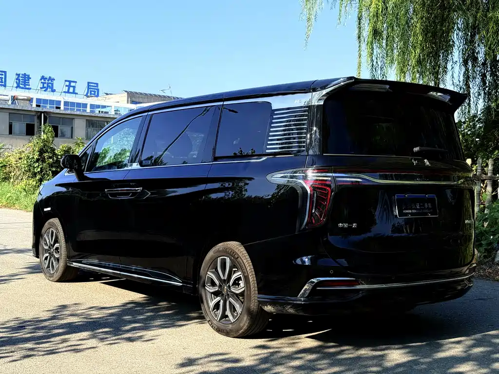 Hongqi HQ9 2023 2.0T Zhilian Flagship Edition купить на сайте DeffCars