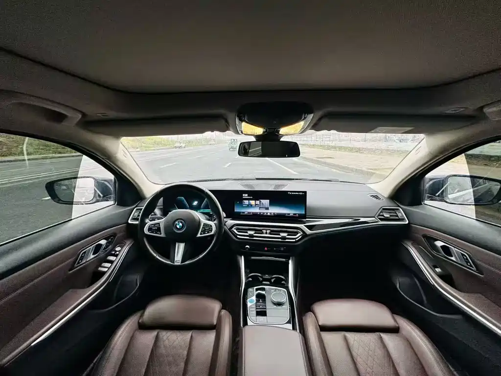 BMW i3 2024 eDrive 35 L купить на сайте DeffCars