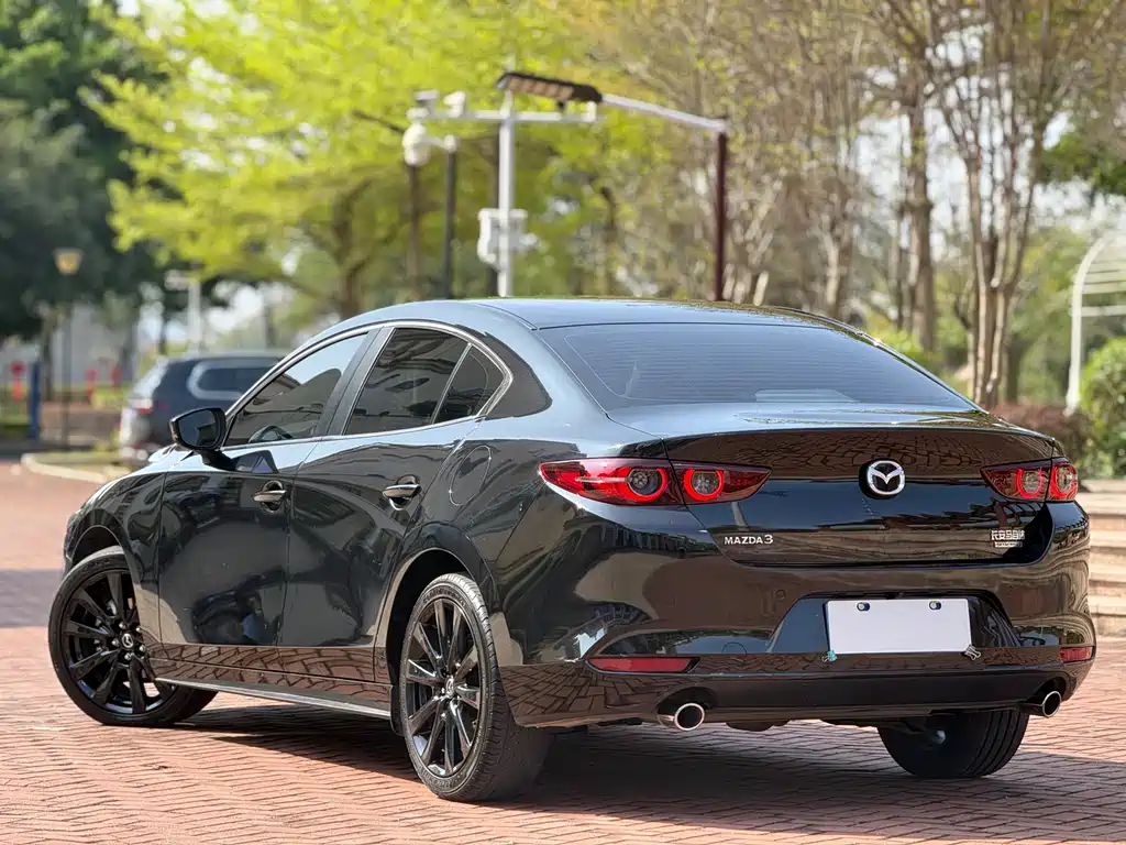 Mazda3 Angkesela 2023 2.0L Automatic Premium Edition купить на сайте DeffCars