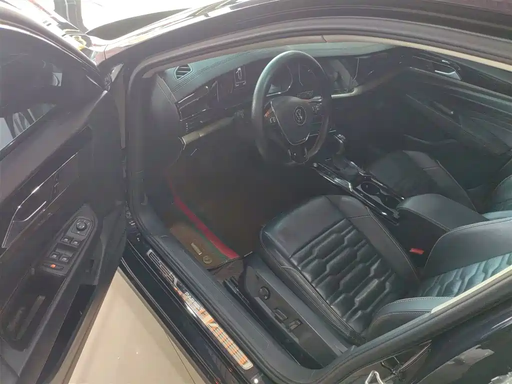Passat 2020 facelift 330TSI Elite Edition National VI купить на сайте DeffCars