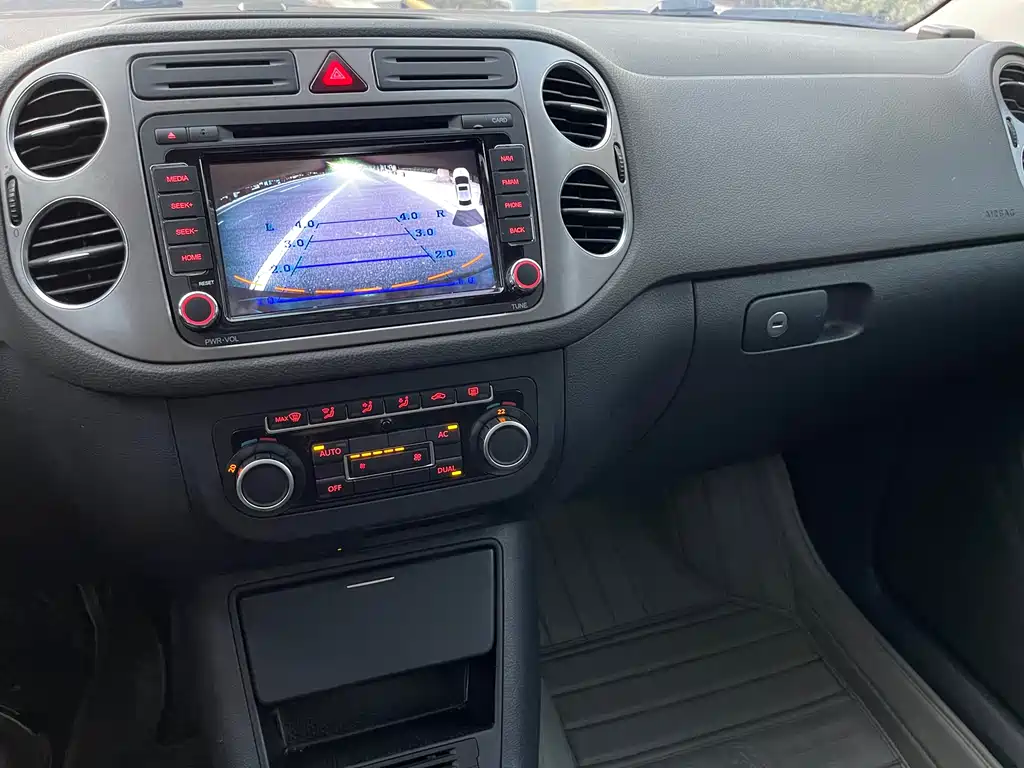 Tiguan 2010 2.0TSI automatic four-wheel drive elite version купить на сайте DeffCars