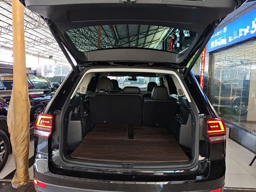 Touron 2017 380TSI four-wheel drive comfort version купить на сайте DeffCars