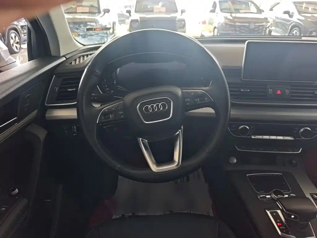 Audi Q5L 2020 facelift 40 TFSI enjoys fashionable style купить на сайте DeffCars
