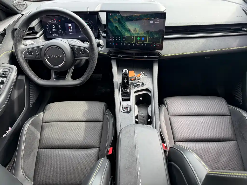 Lynk & Co 03 2023 2.0TD DCT Pro купить на сайте DeffCars