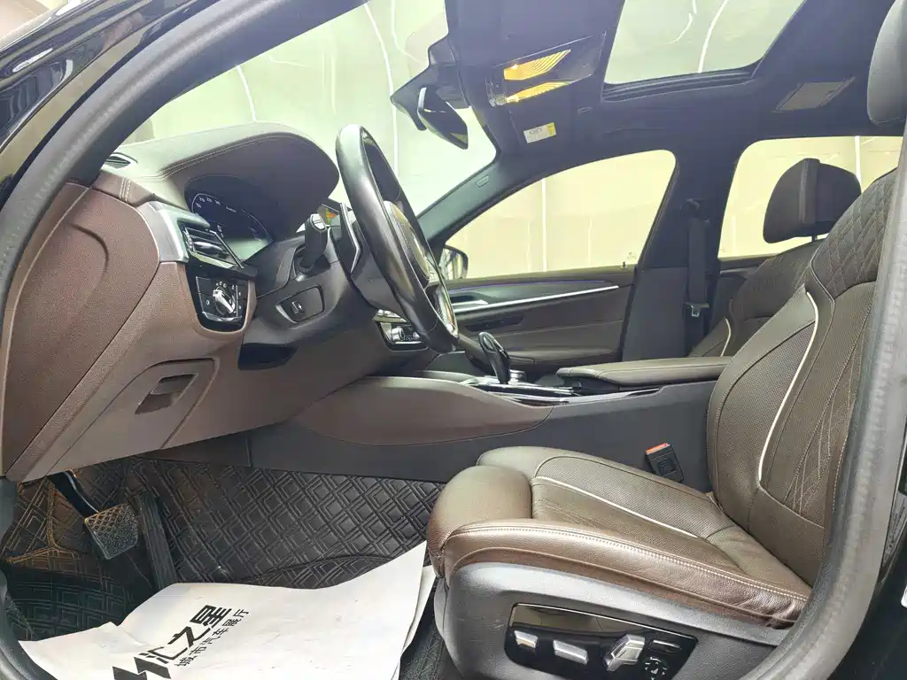BMW 5 Series 2023 530Li Exclusive M Sports Package купить на сайте DeffCars