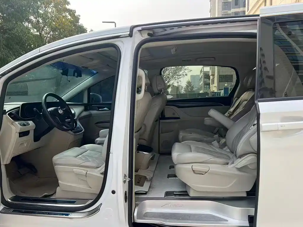 Buick GL8 2023 ES Lu Zun Comfort Type купить на сайте DeffCars