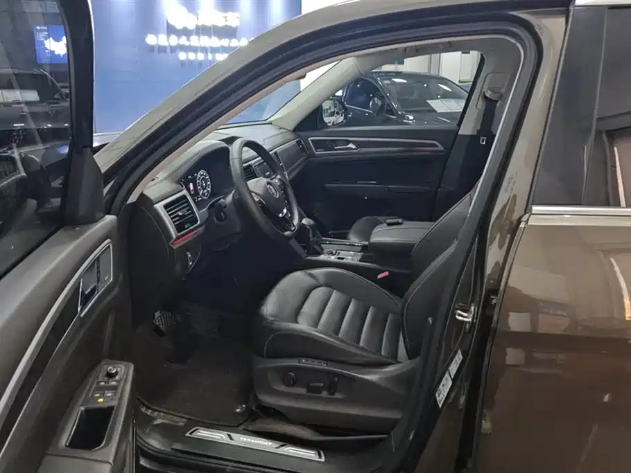 Touron 2017 330TSI two-wheel drive flagship version купить на сайте DeffCars