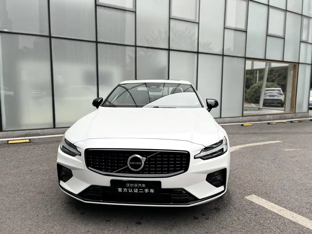 Volvo S60 2024 B5 Zhiya Sports Edition купить на сайте DeffCars