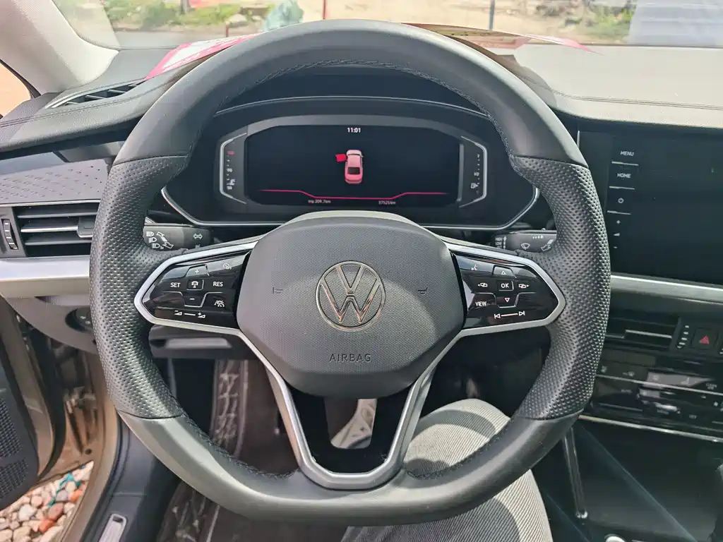 Passat 2022 330TSI Deluxe Edition купить на сайте DeffCars