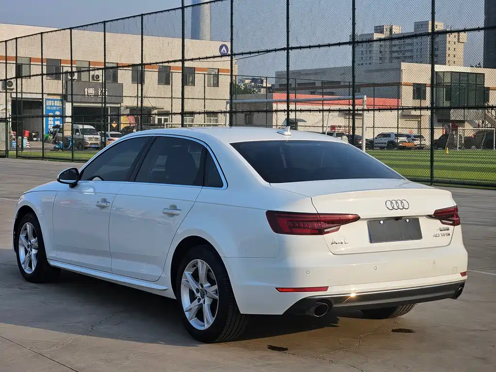 Audi A4L 2018 30th Anniversary Model 40 TFSI Enterprising купить на сайте DeffCars