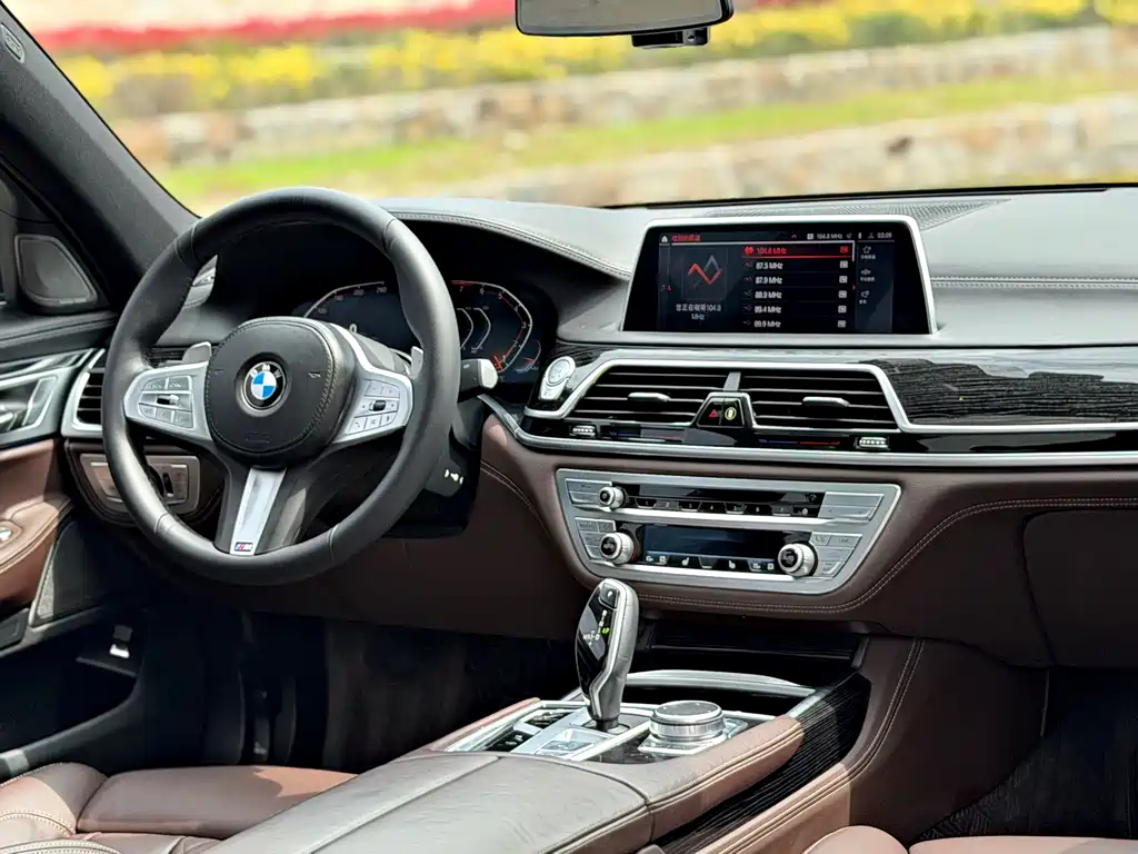 BMW 7 Series 2021 730Li M Sports Package купить на сайте DeffCars