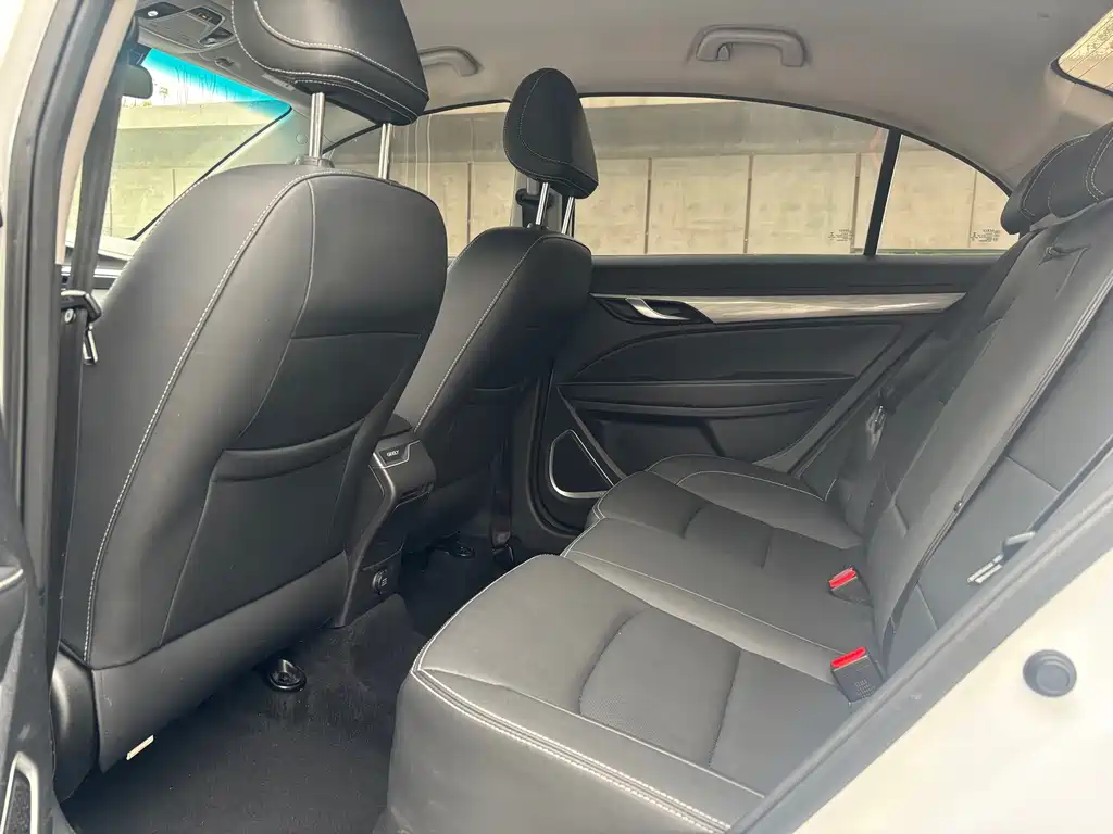 Emgrand 2019 Leading Edition 1.5L Manual Luxury Type National V купить на сайте DeffCars