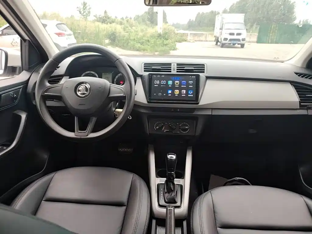 Fabia 2017 1.4L automatic car version купить на сайте DeffCars