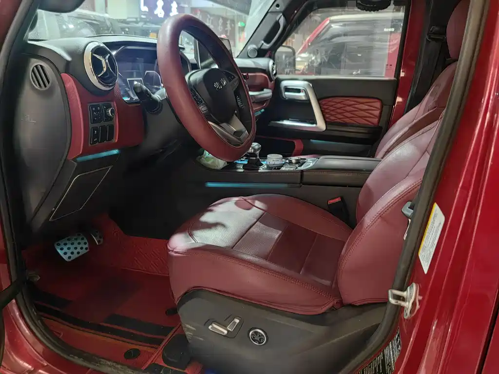 Beijing off-road BJ40 2023 2.0T automatic four-wheel drive city hunter version knight type купить на сайте DeffCars