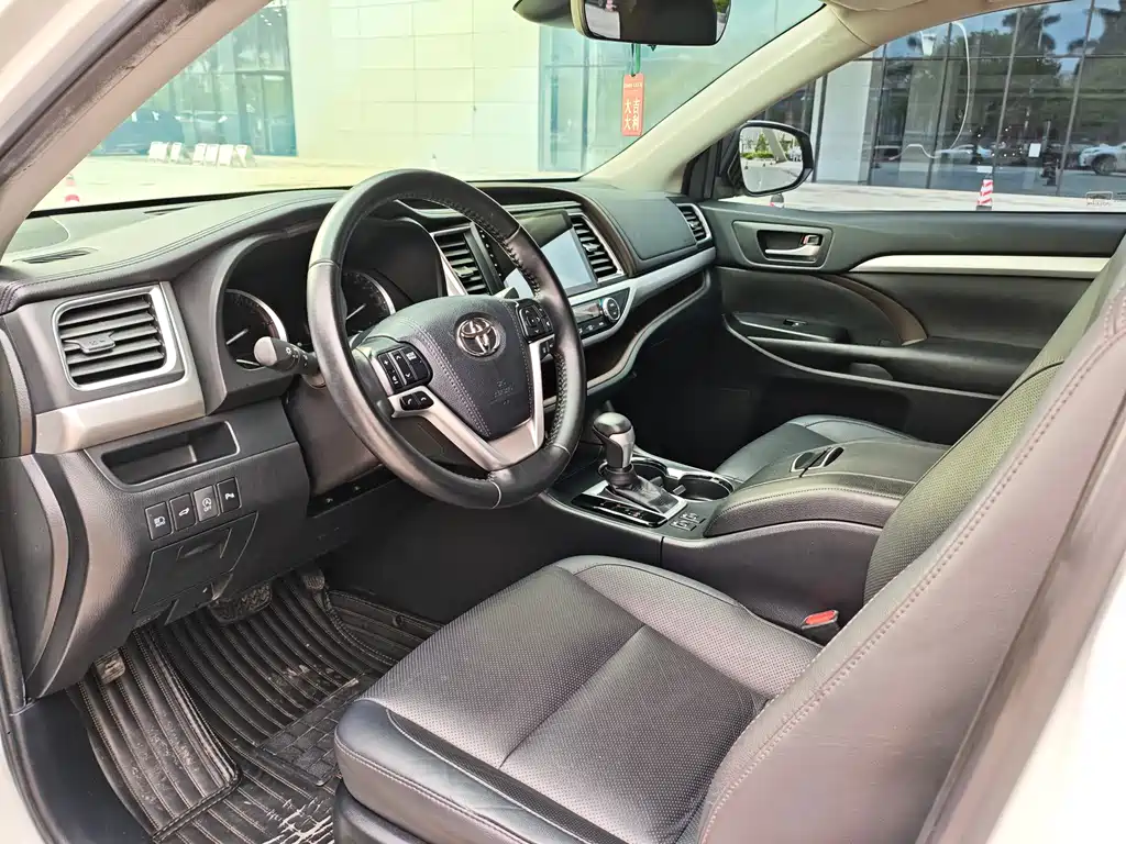 Highlander 2018 2.0T two-wheel drive luxury version, 7 seats, National V купить на сайте DeffCars