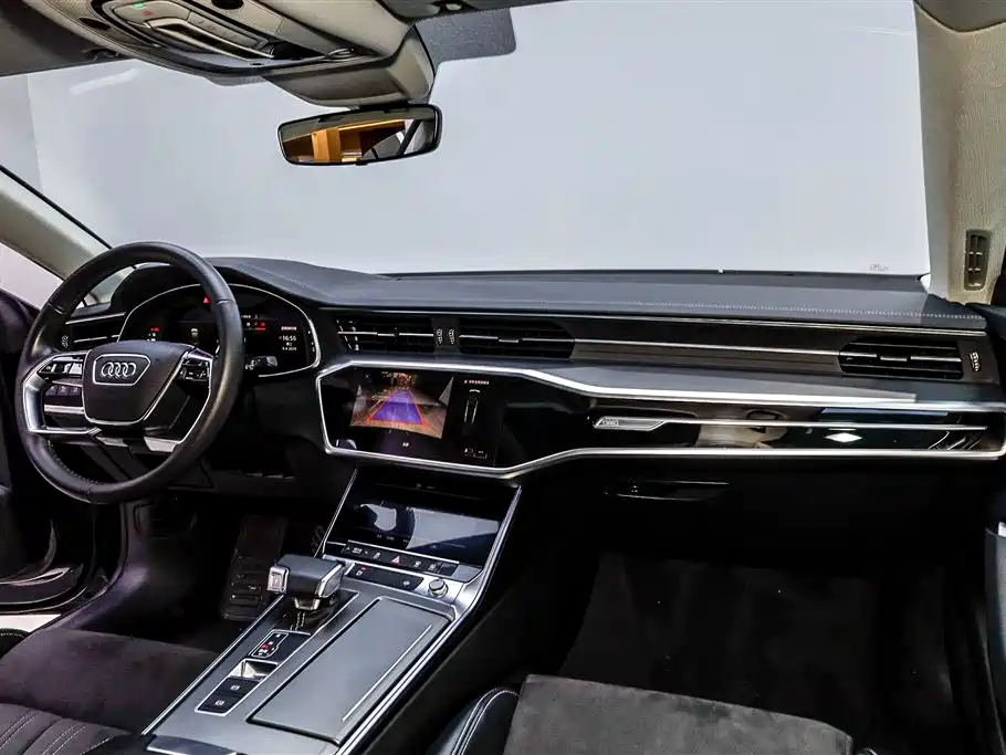 Audi A7L 2024 45TFSI S-line Dream Building Liquid Crystal Package купить на сайте DeffCars