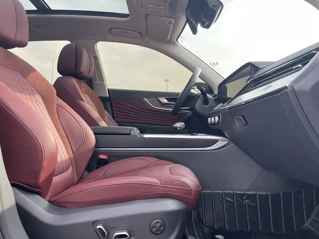 Hongqi HS5 2023 2.0T Qixiang Pro 500,000 Commemorative Edition купить на сайте DeffCars