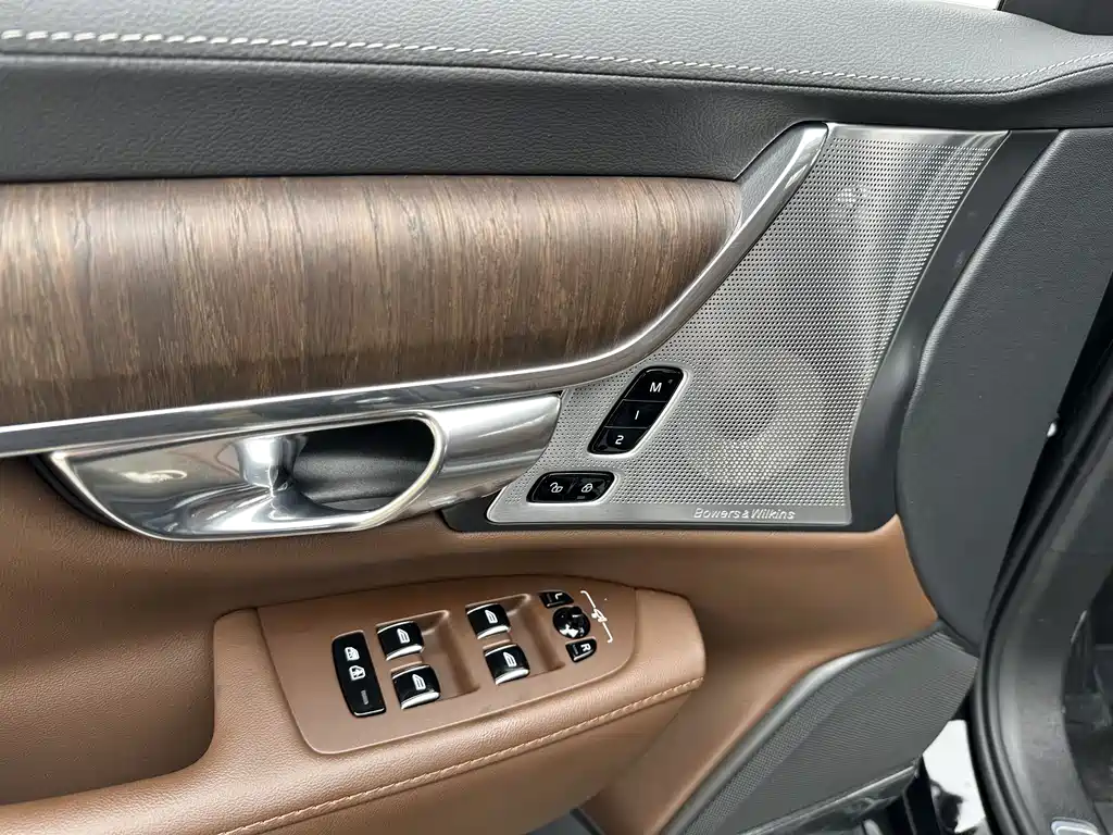 Volvo S90 2025 B5 Zhiya Luxury Edition купить на сайте DeffCars