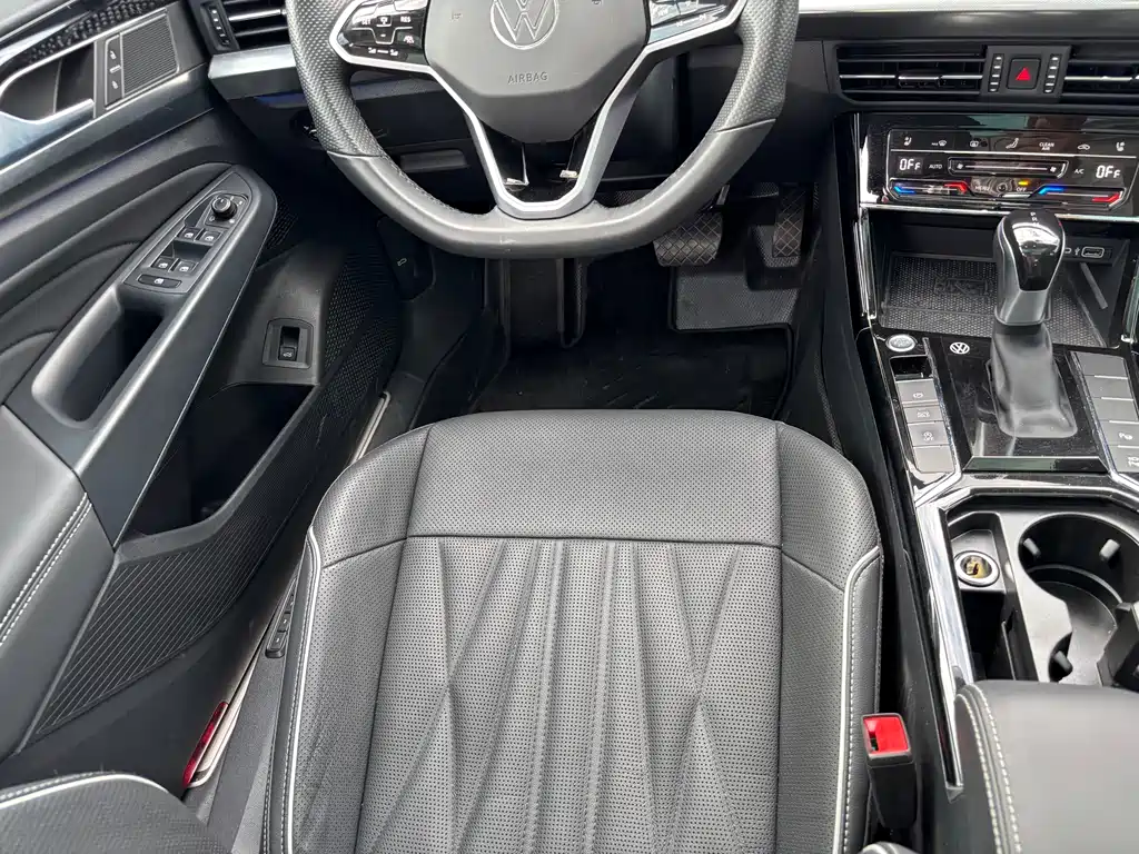 Passat 2023 330TSI Starry Sky Deluxe Edition купить на сайте DeffCars