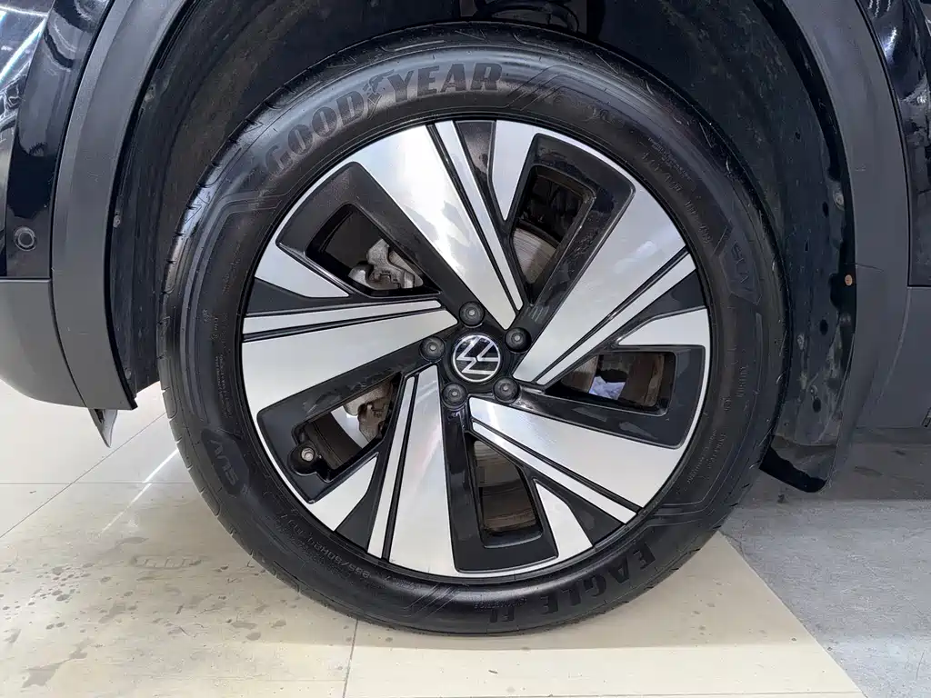 Touron 2024 380TSI four-wheel drive luxury version купить на сайте DeffCars