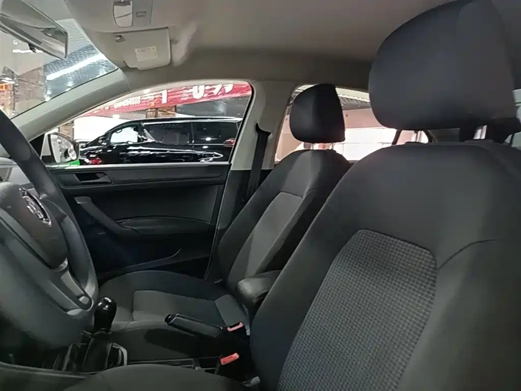 Santana 2018 1.5L Manual Fashion Edition купить на сайте DeffCars