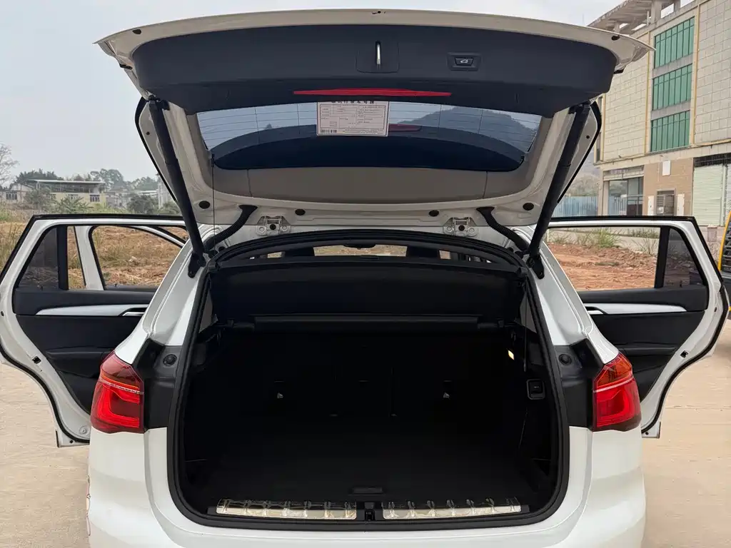 BMW X1 2016 sDrive18Li Exclusive Model купить на сайте DeffCars