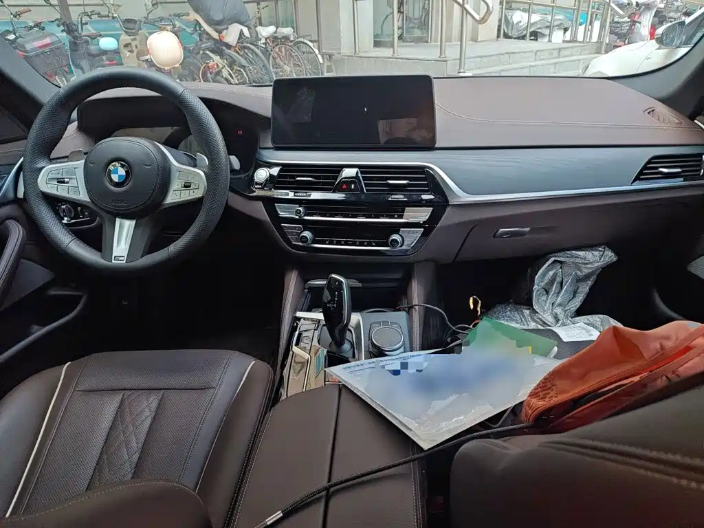 BMW 5 Series 2022 facelift 2 530Li leading M sports package купить на сайте DeffCars