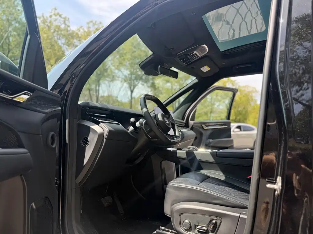 Jikrypton 009 2024 six-seater executive version four-wheel drive 108kWh купить на сайте DeffCars