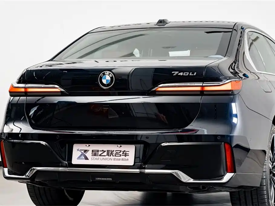 BMW 7 Series 2023 740Li Exclusive M Sports Package купить на сайте DeffCars