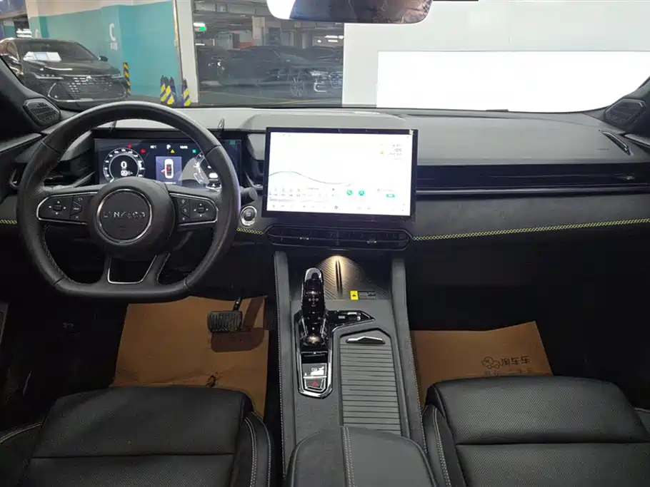 Lynk & Co 03 2023 1.5TD DCT Pro купить на сайте DeffCars
