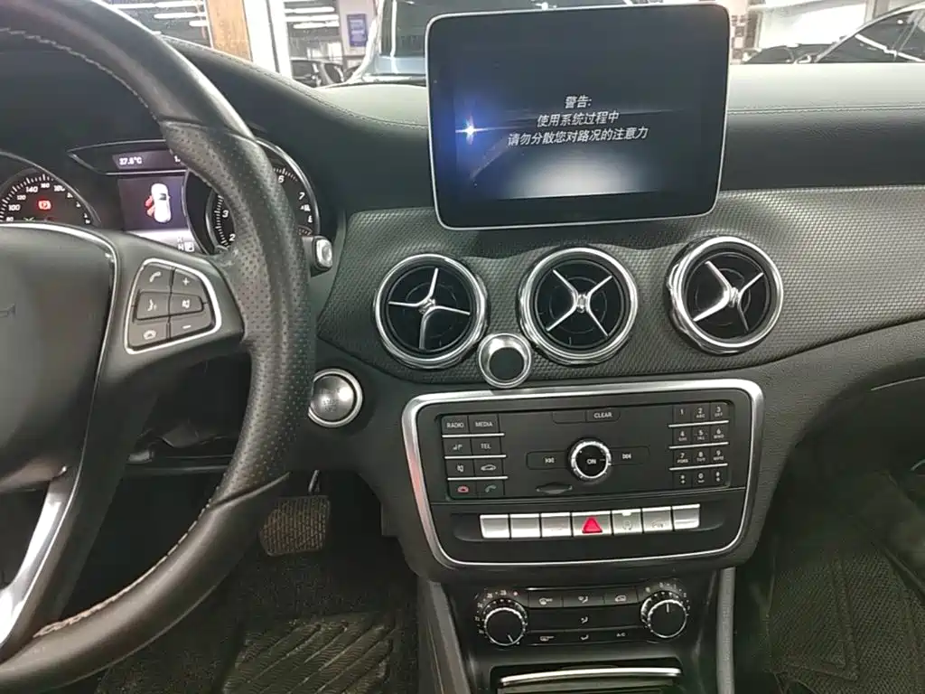 Mercedes-Benz GLA 2018 GLA 200 Fashion Model купить на сайте DeffCars