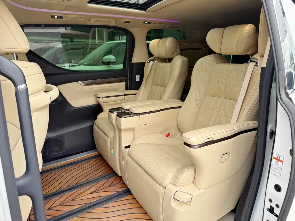 Wilfa 2021 Crown Dual Engine 2.5L HV Premium Edition купить на сайте DeffCars