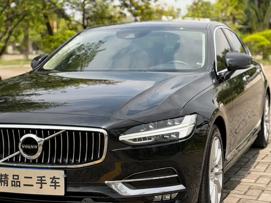 Volvo S90 2020 T5 Zhiyi Luxury Edition купить на сайте DeffCars