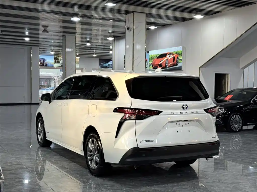SIENNA 2023 2.5L Hybrid Comfort Edition купить на сайте DeffCars