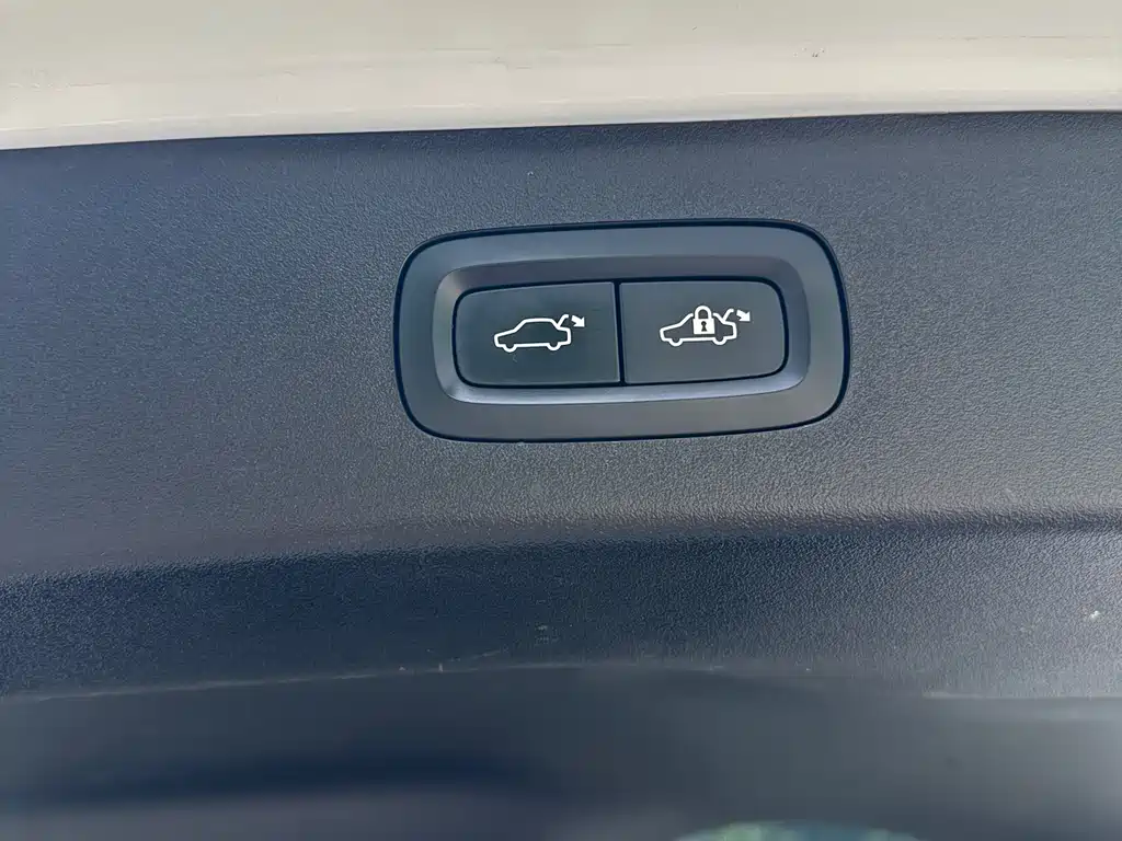 Lynk & Co 01 2021 2.0TD 2WD Pro купить на сайте DeffCars