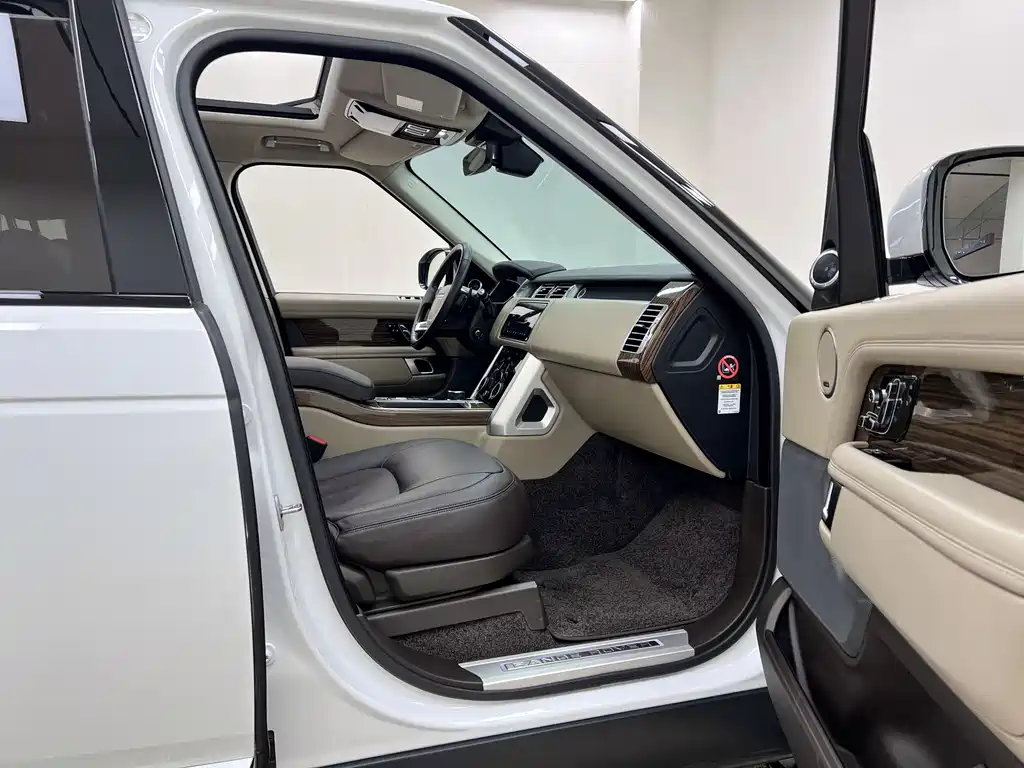 Range Rover 2018 3.0 SC V6 Vogue Extended Edition купить на сайте DeffCars