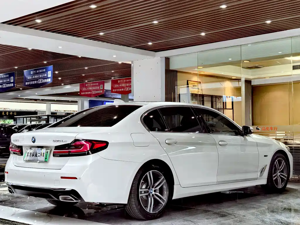 BMW 5 Series New Energy 2022 Model 535Le Luxury Package купить на сайте DeffCars