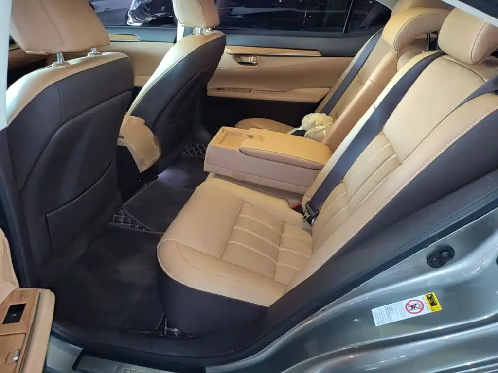 Lexus ES 2015 200 Elite Edition купить на сайте DeffCars