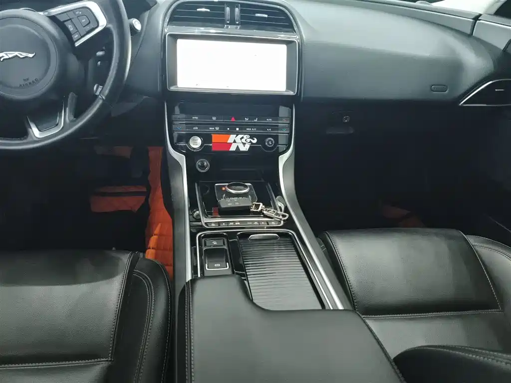 Jaguar XEL 2019 2.0T 200PS Exclusive Edition купить на сайте DeffCars