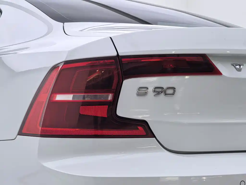 Volvo S90 2020 T5 Zhiyi Luxury Edition купить на сайте DeffCars