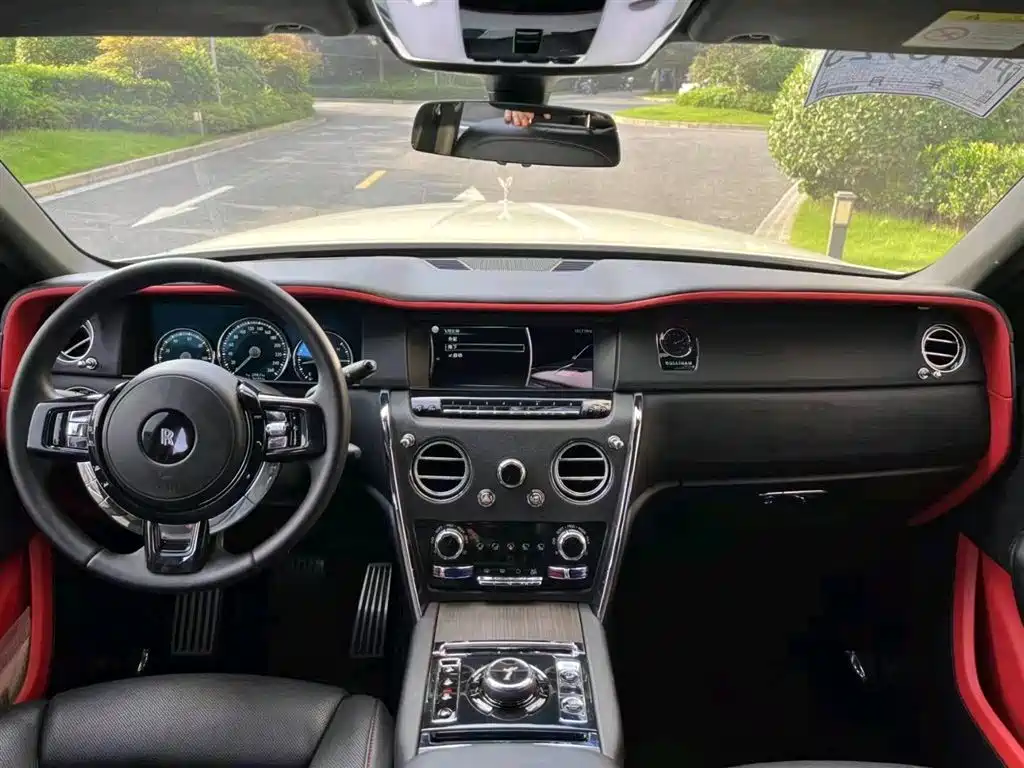 Cullinan 2018 five-seater version купить на сайте DeffCars